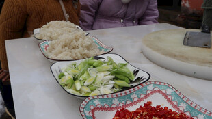 家庭包饺子场景及食材