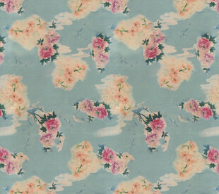 浅蓝色花卉图案布料