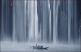 招财瀑布山水画