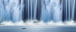 招财瀑布山水画