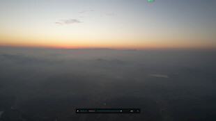 日出时分的壮阔云海景观