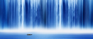 蓝色瀑布山水画