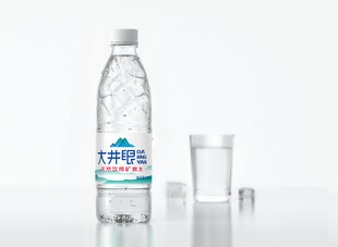 大井眼富锶高硅好水瓶标设计