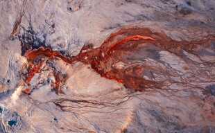 红色岩石纹理背景